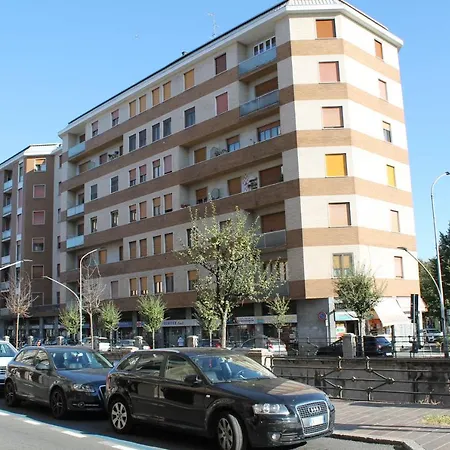 Arcobaleno In Stazione Apartment Saronno Exterior photo